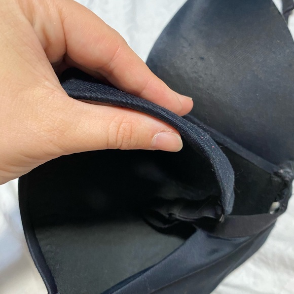 Gilligan & O’Malley Black Bra Size 36DD 36E Padded Clasp Area Used Condition - Picture 2 of 7